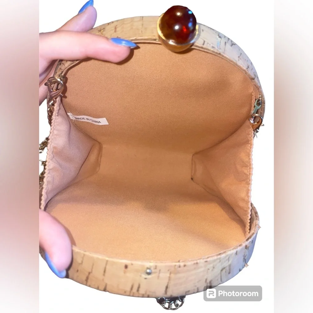 Round Cork Circle Purse or Clutch with Gold Flecks and Beautiful Amber Closure - Picture 3 of 4